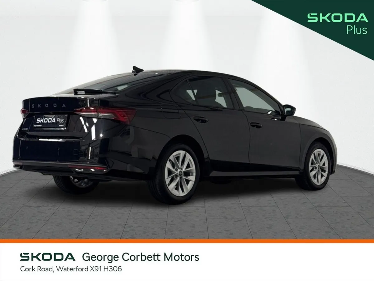 Skoda Octavia Saloon, Petrol, 2026, Black