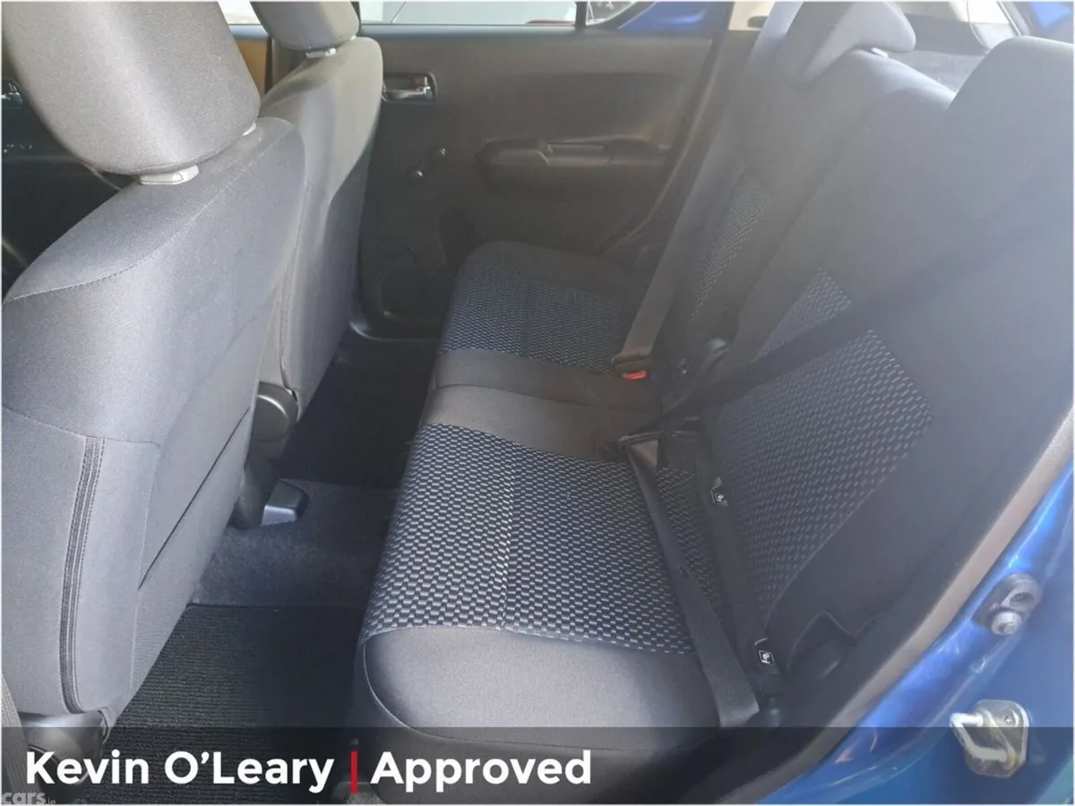 Suzuki Ignis Hatchback, Petrol, 2023, Blue
