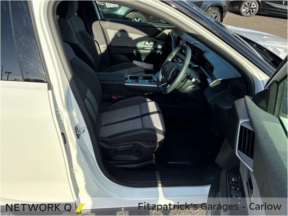 Opel Grandland SUV, Electric, 2025, White