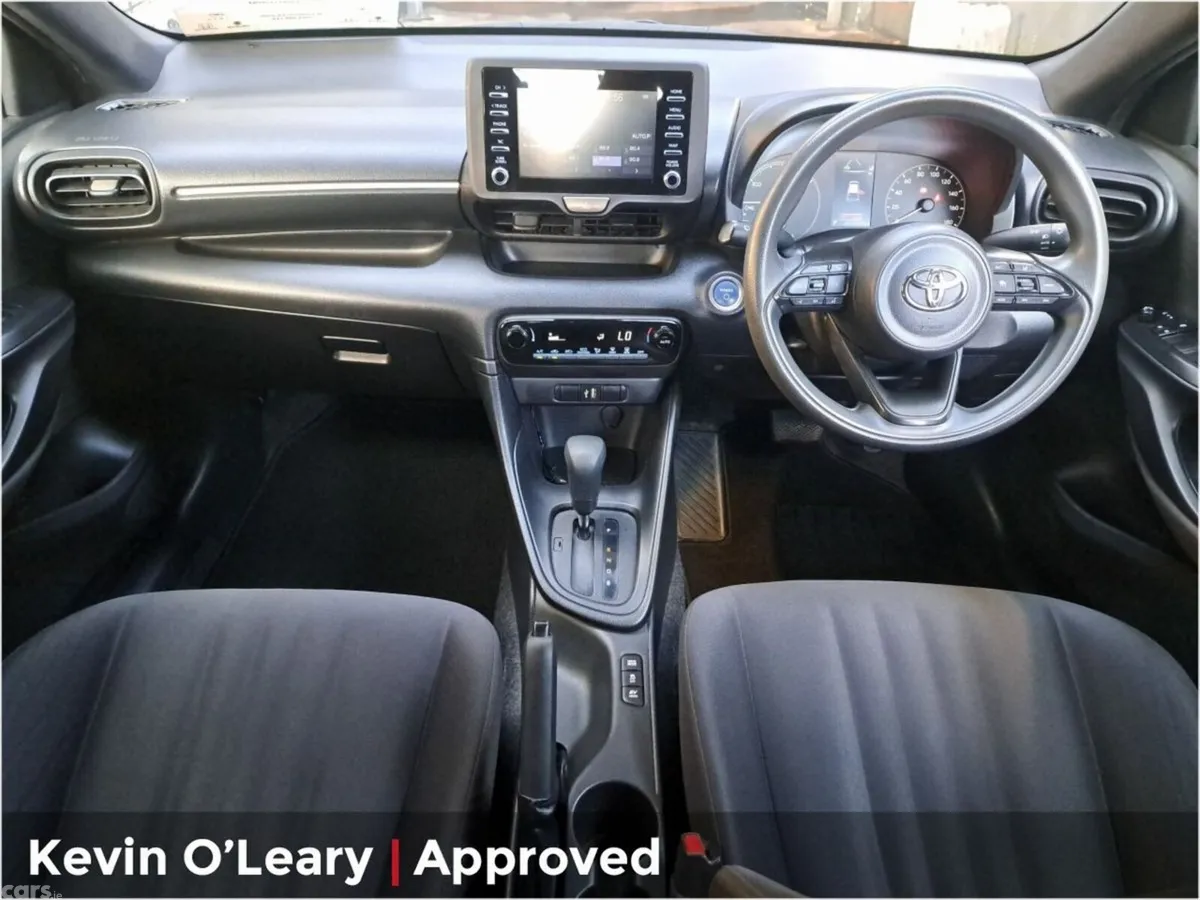 Toyota Yaris Hatchback, Petrol Hybrid, 2021, Silver
