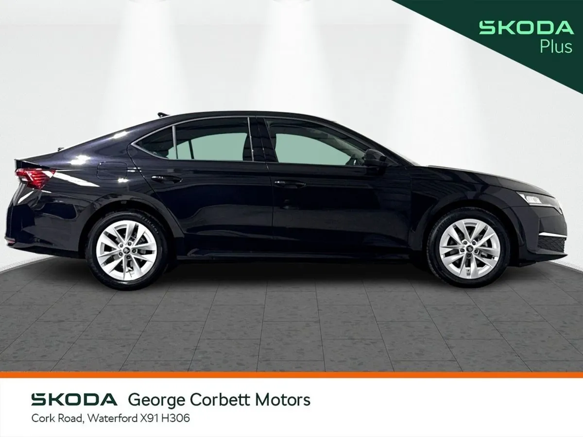 Skoda Octavia Saloon, Petrol, 2026, Black