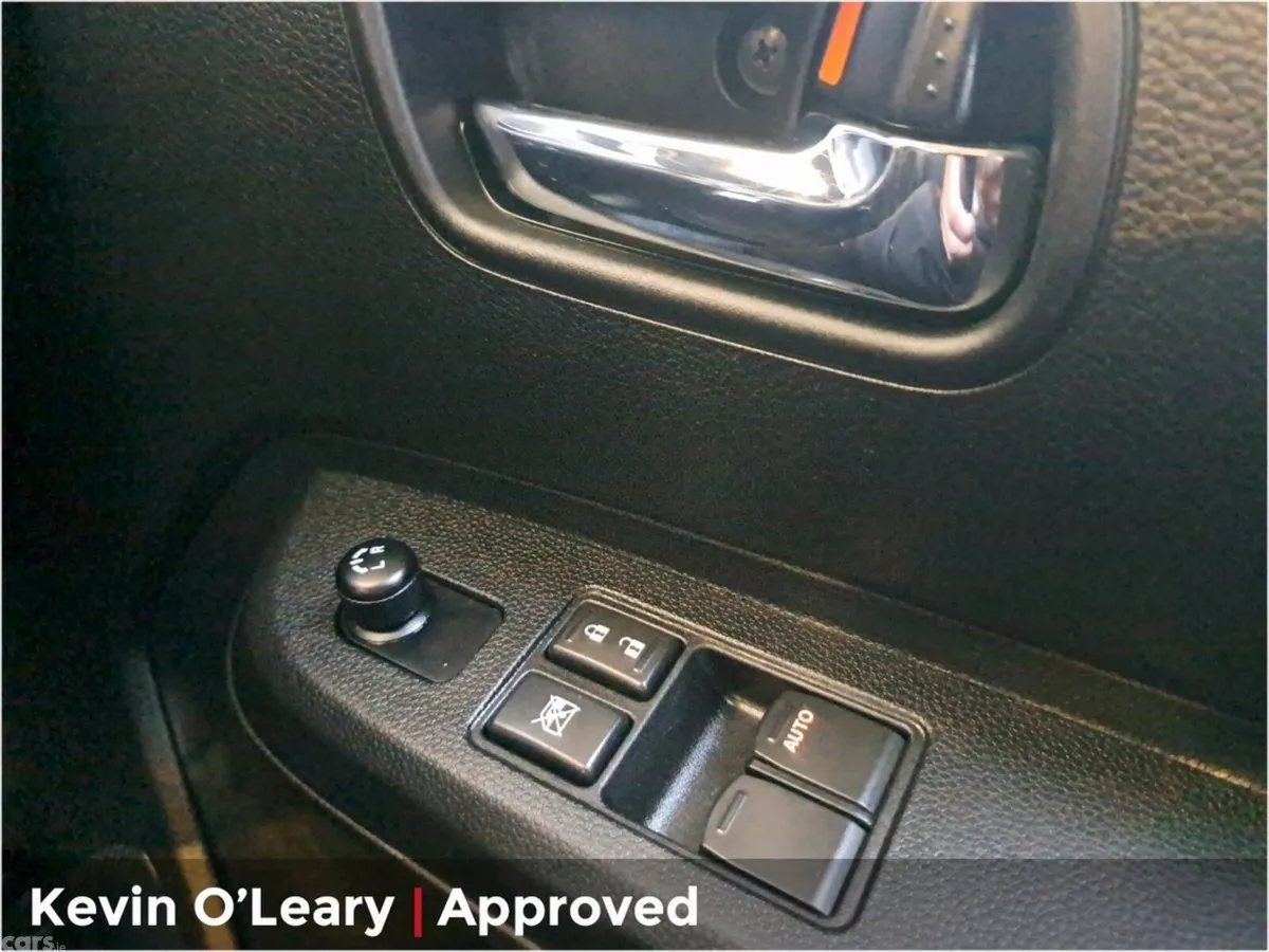 Suzuki Ignis Hatchback, Petrol, 2023, Blue