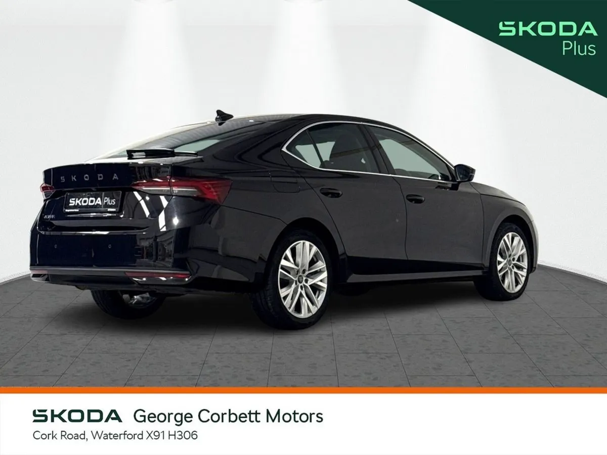 Skoda Octavia Saloon, Petrol, 2026, Black
