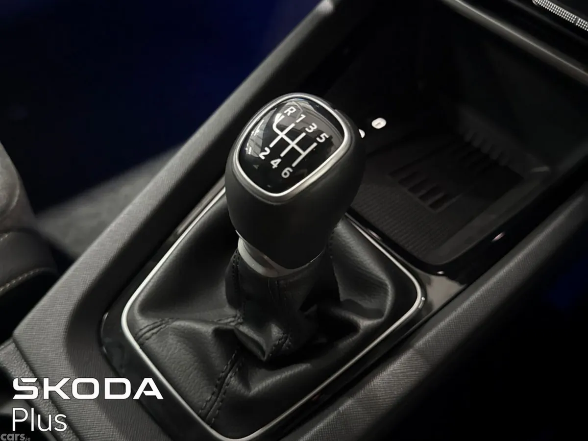 Skoda Octavia Saloon, Petrol, 2026, Black