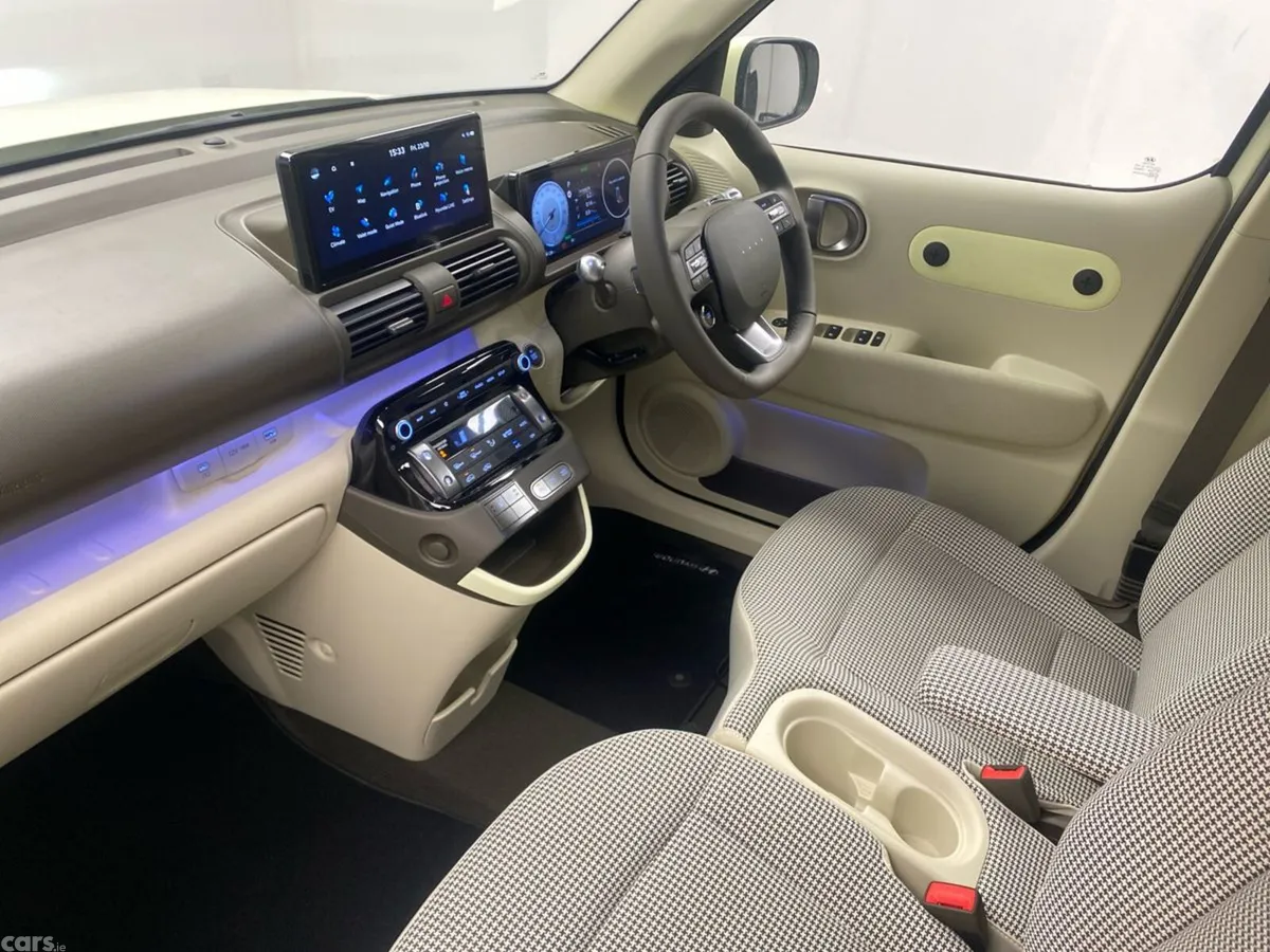 Hyundai INSTER MPV, Electric, 2026, Yellow