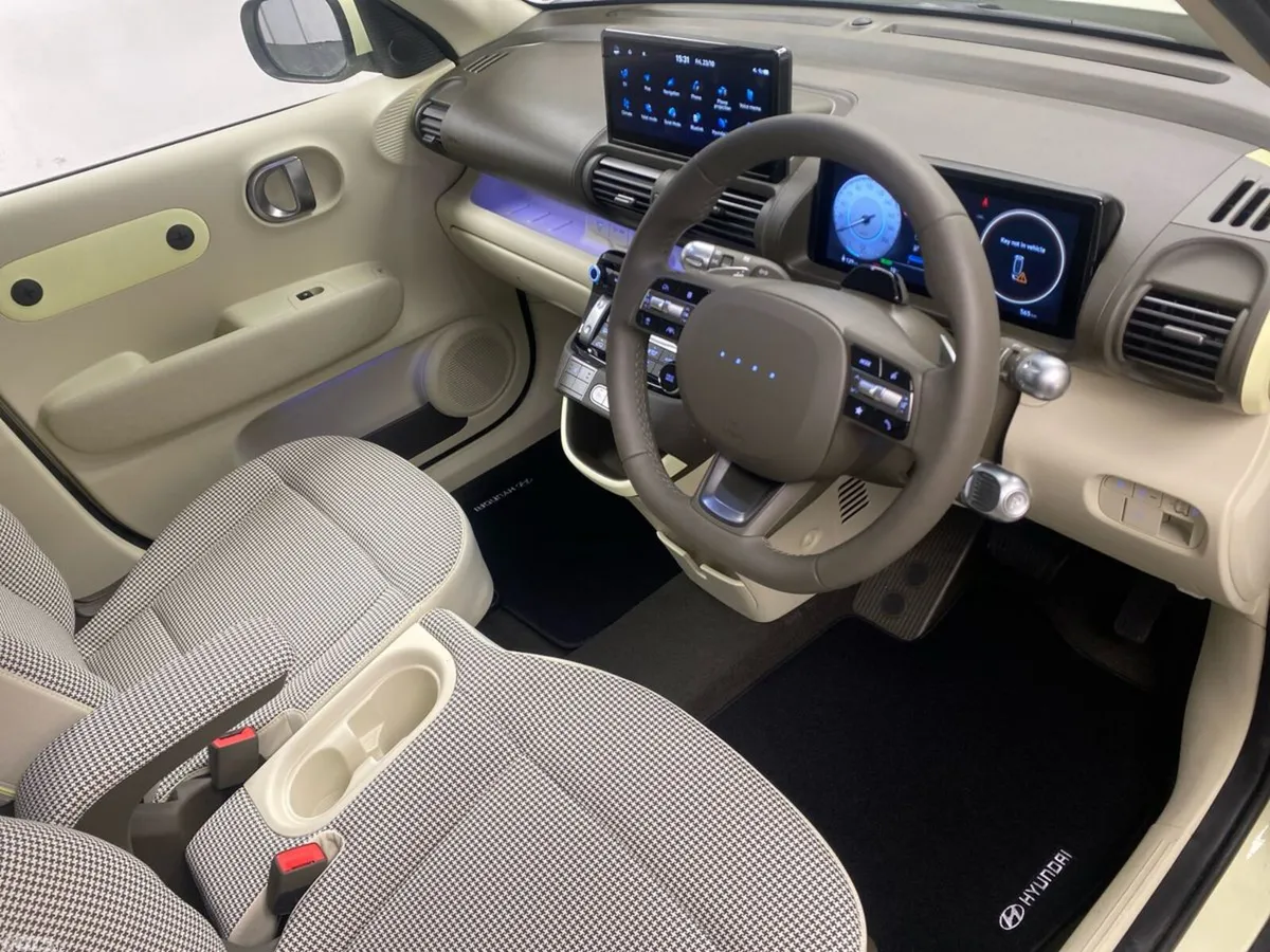 Hyundai INSTER MPV, Electric, 2026, Yellow