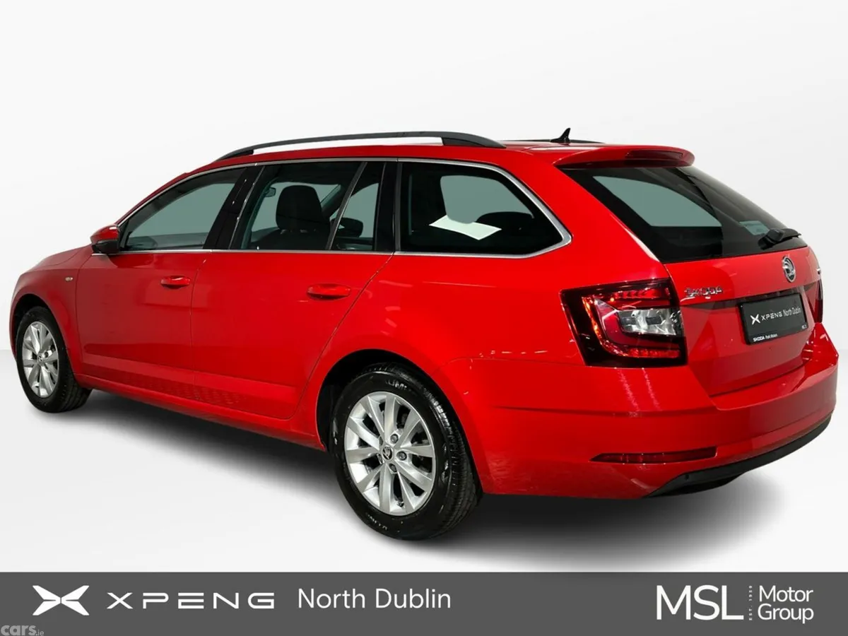 Skoda Octavia Estate, Petrol, 2020, Red