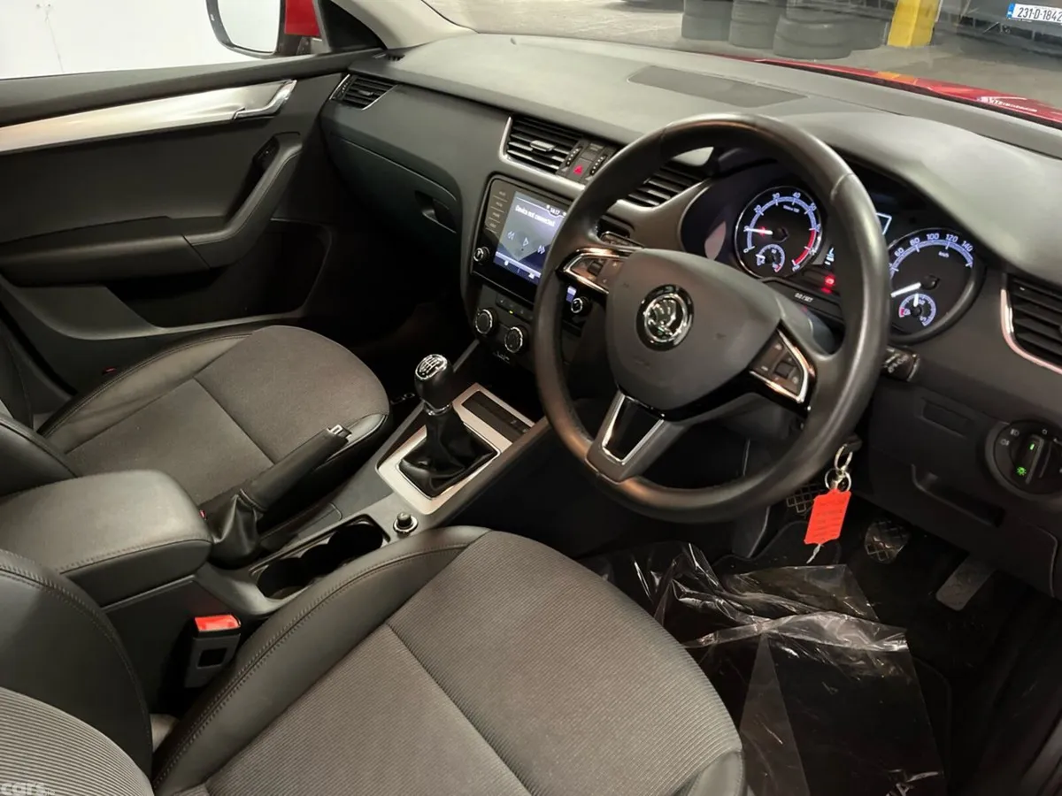 Skoda Octavia Estate, Petrol, 2020, Red