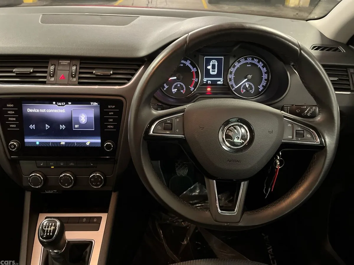 Skoda Octavia Estate, Petrol, 2020, Red