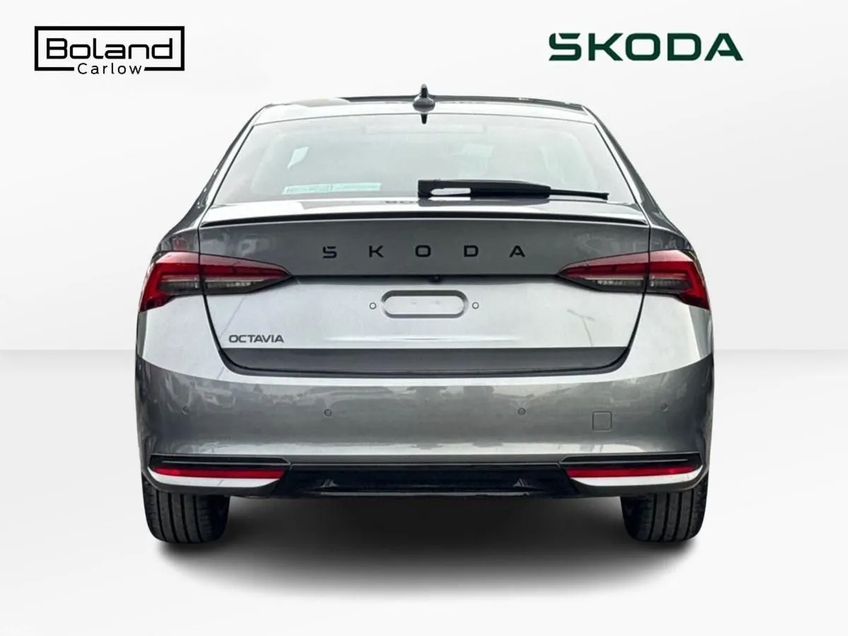 Skoda Octavia Hatchback, Diesel, 2027, Grey