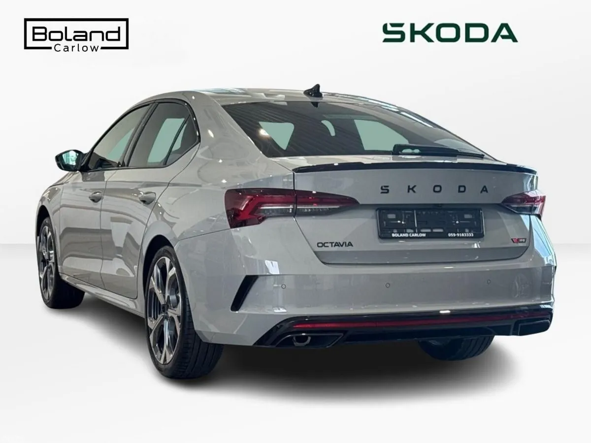 Skoda Octavia Hatchback, Petrol, 2027, Grey