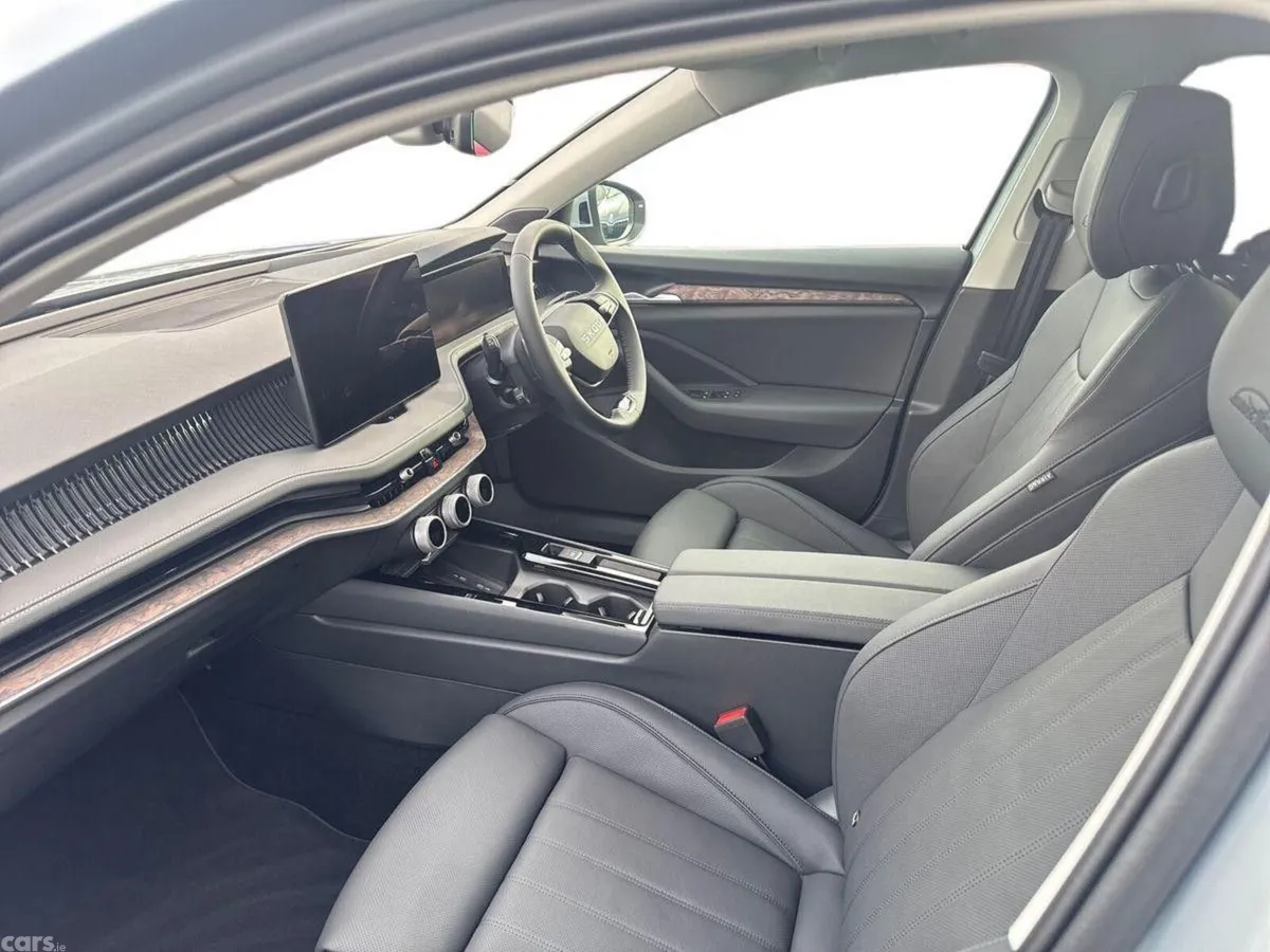 Skoda Superb Estate, Diesel, 2027, Silver
