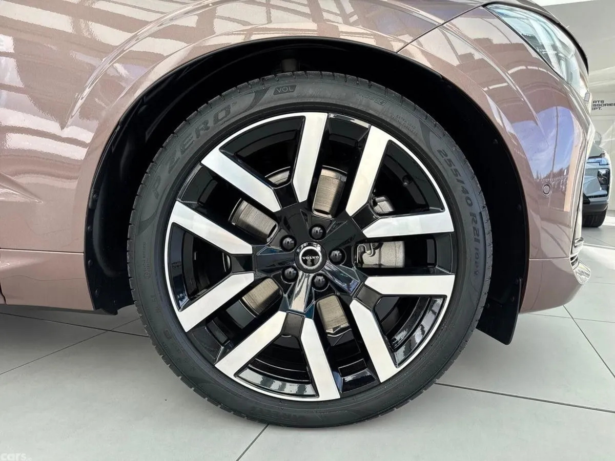 Volvo XC60 SUV, Petrol Plug-in Hybrid, 2027, Black