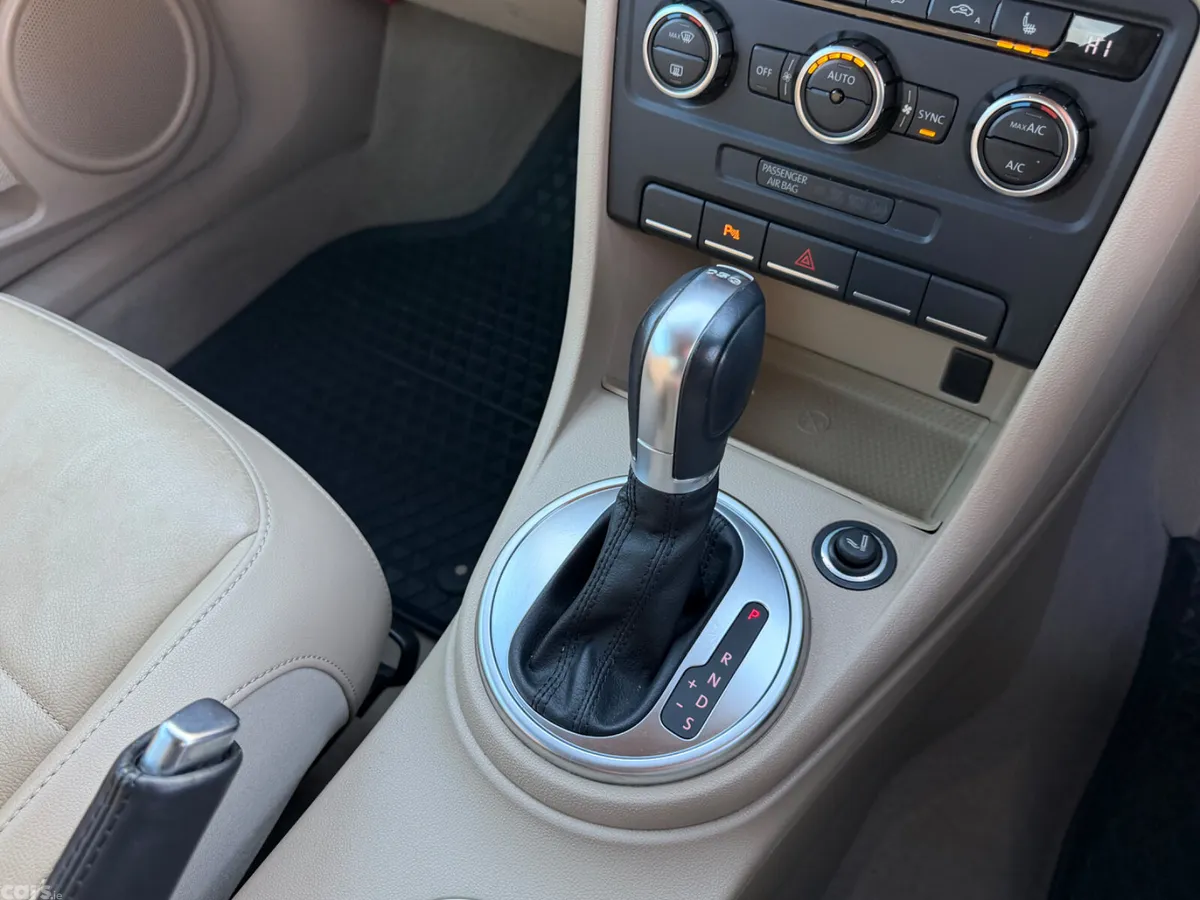 Volkswagen Beetle Hatchback, Petrol, 2015, Black