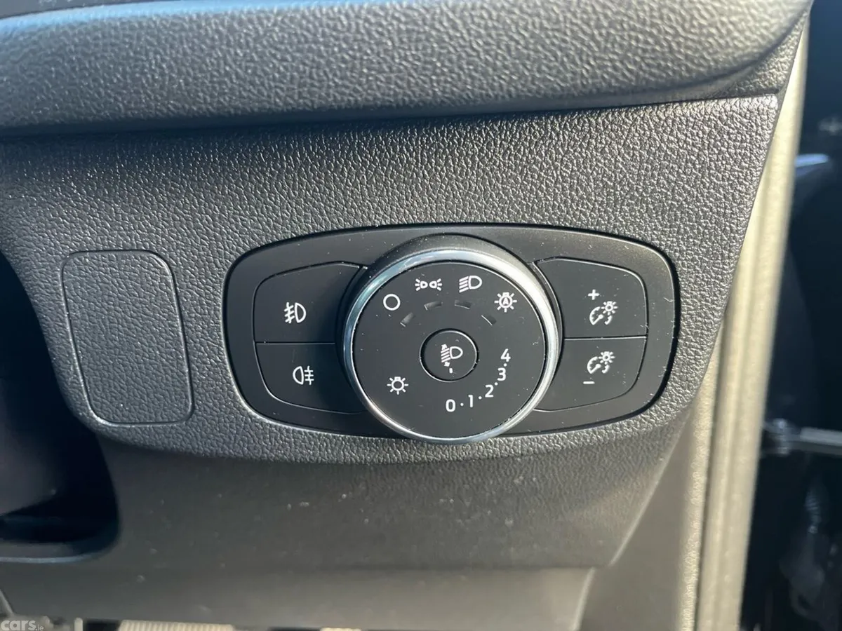 Ford Focus Hatchback, Diesel, 2023, Black