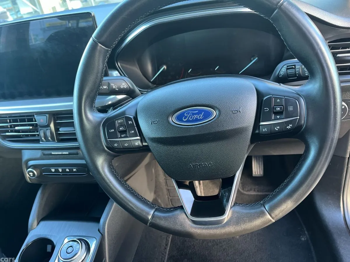 Ford Focus Hatchback, Diesel, 2023, Black