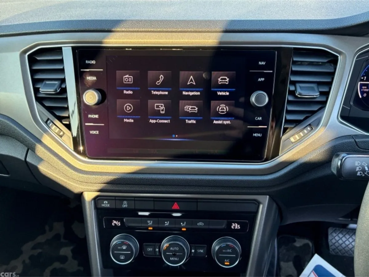 Volkswagen T-Roc SUV, Diesel, 2021, White