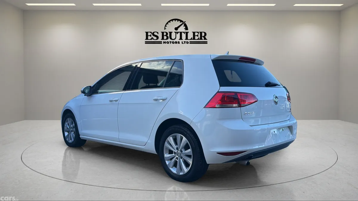 Volkswagen Golf Hatchback, Petrol, 2016, White