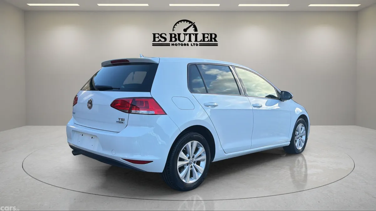 Volkswagen Golf Hatchback, Petrol, 2016, White