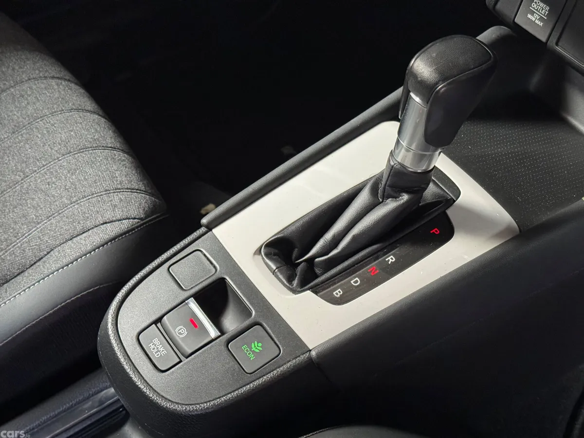 Honda Fit Hatchback, Petrol Hybrid, 2021, Silver