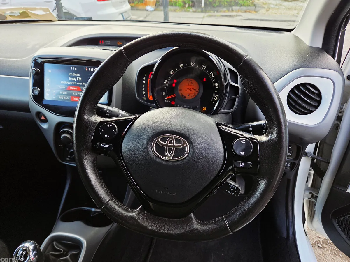 Toyota Aygo Hatchback, Petrol, 2020, White