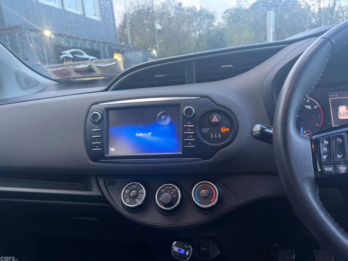 Toyota Yaris Hatchback, Petrol, 2019, Black