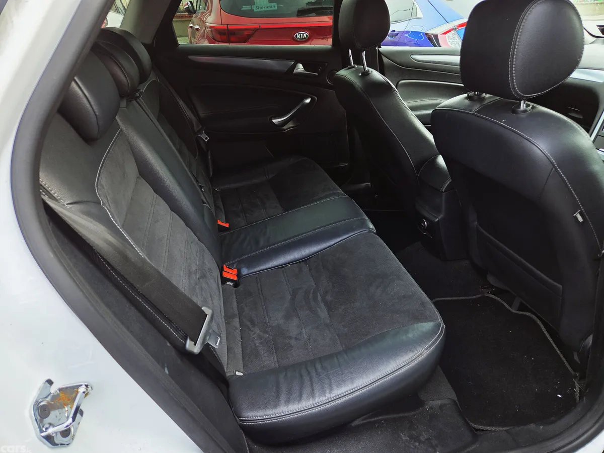 Ford Mondeo Hatchback, Diesel, 2014, White