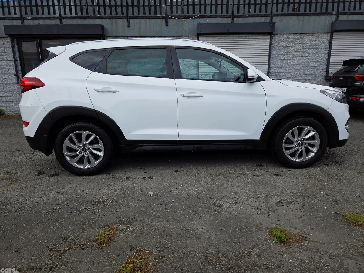 Hyundai Tucson SUV, Diesel, 2017, White