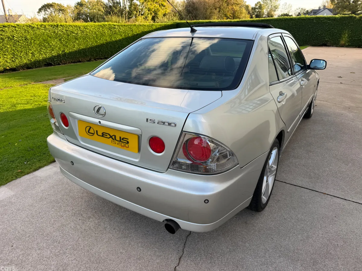 Lexus IS Saloon, Petrol, 2002, Silver