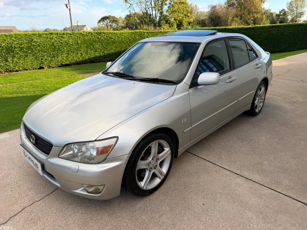 Lexus IS Saloon, Petrol, 2002, Silver