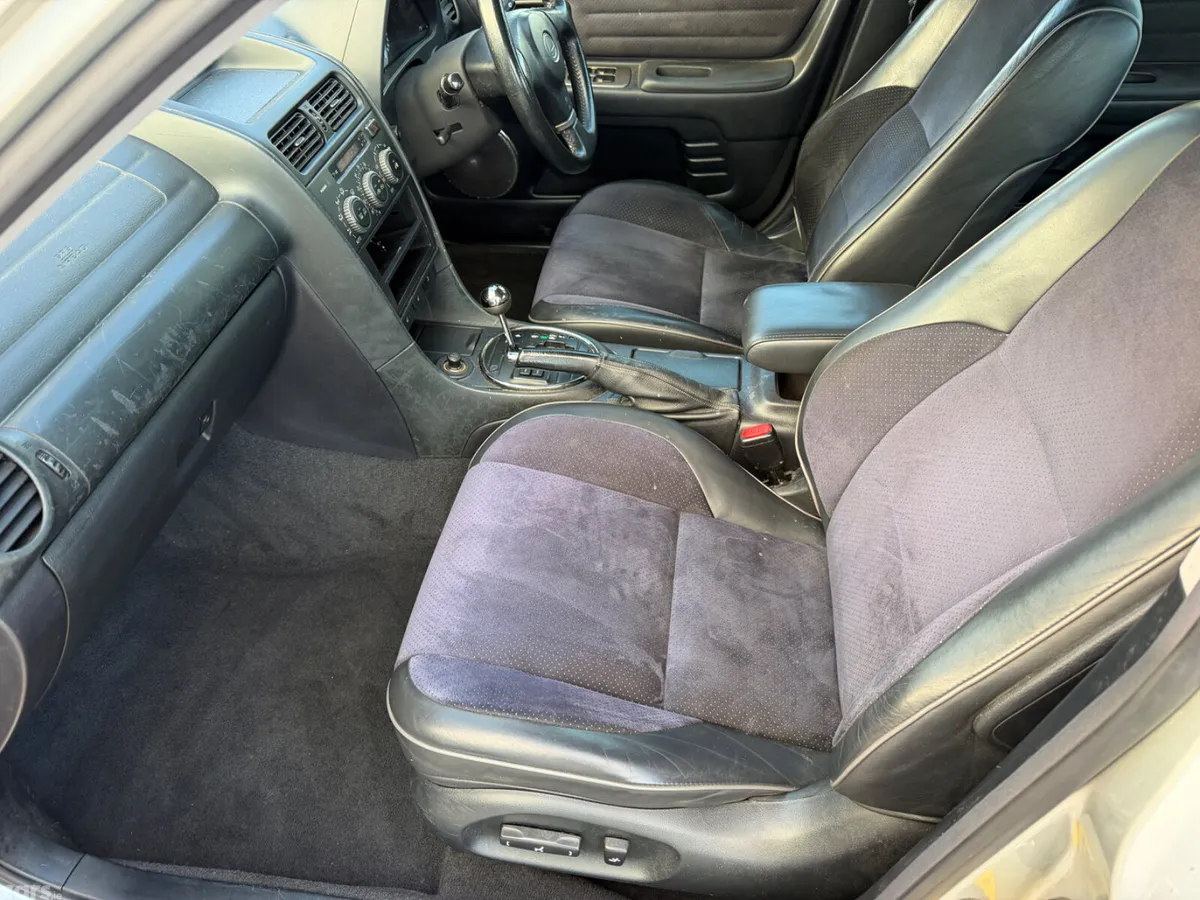 Lexus IS Saloon, Petrol, 2002, Silver