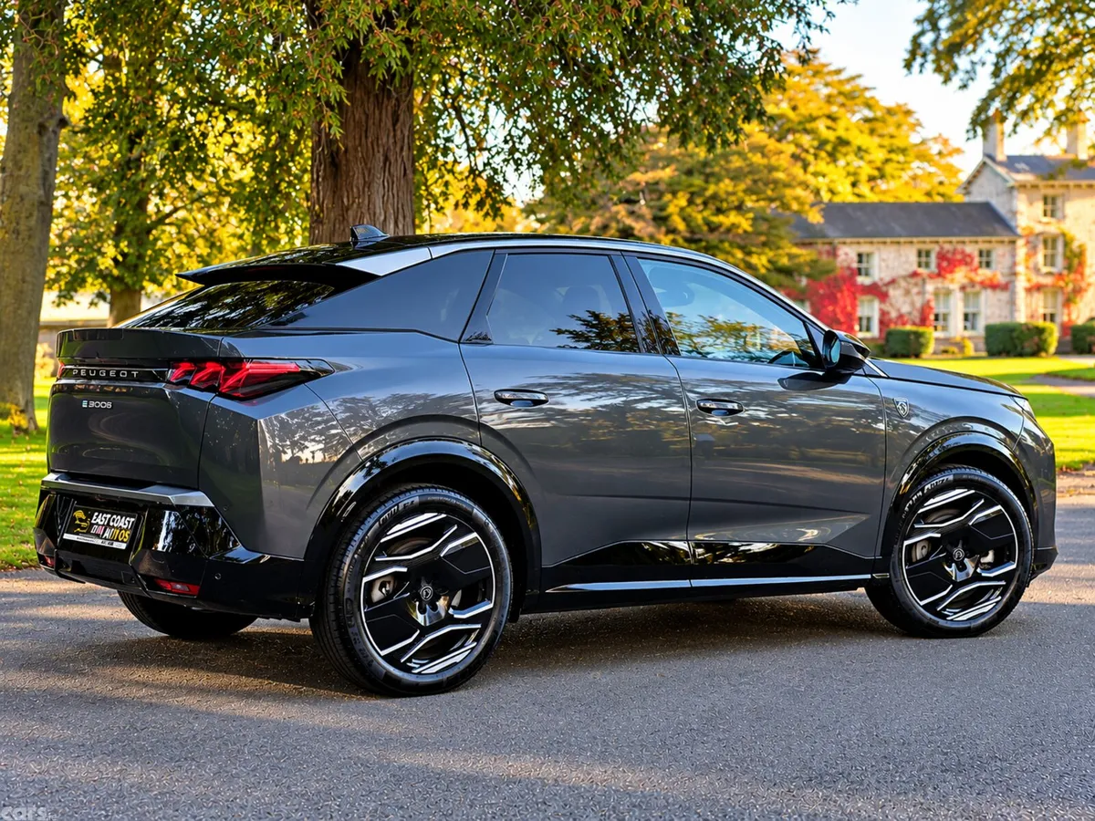 Peugeot 3008 SUV, Electric, 2024, Grey