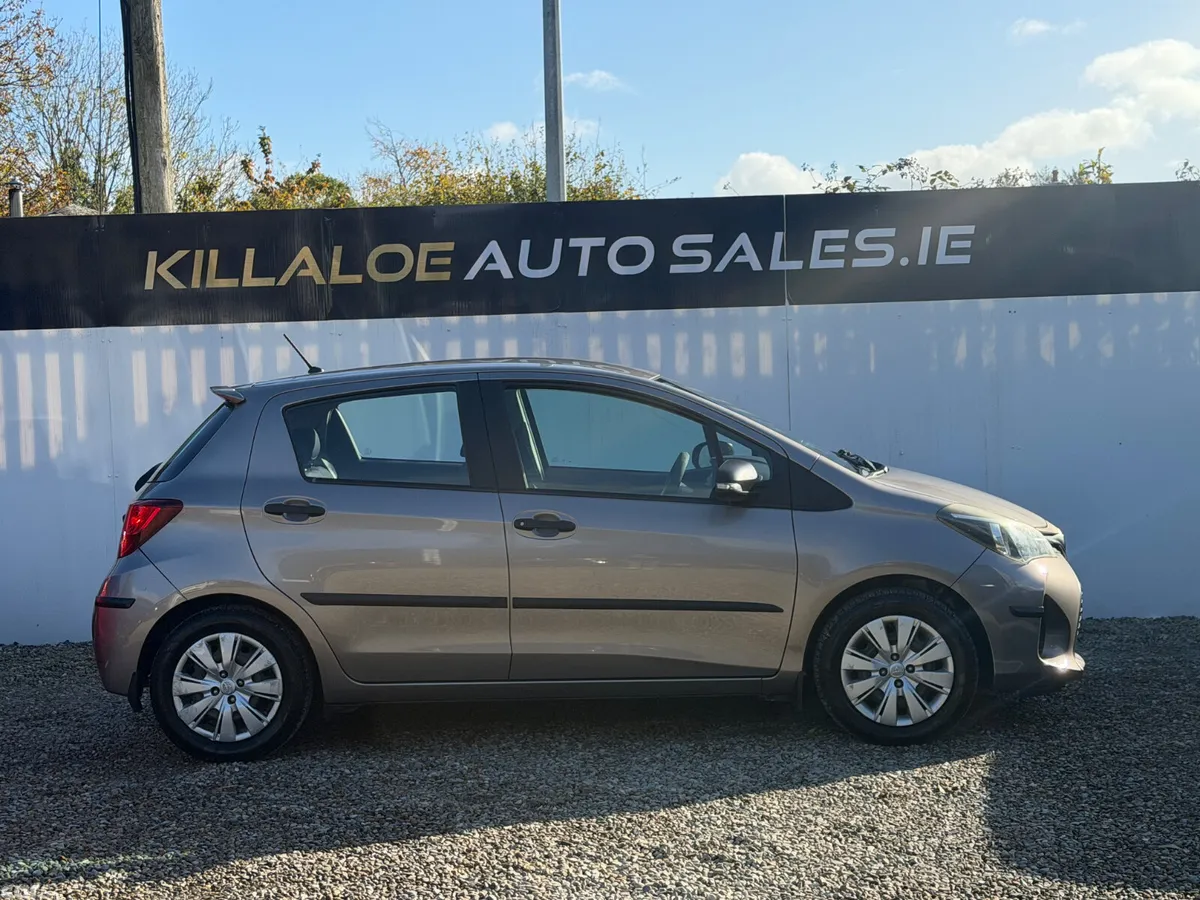 Toyota Yaris Hatchback, Petrol, 2015, Beige