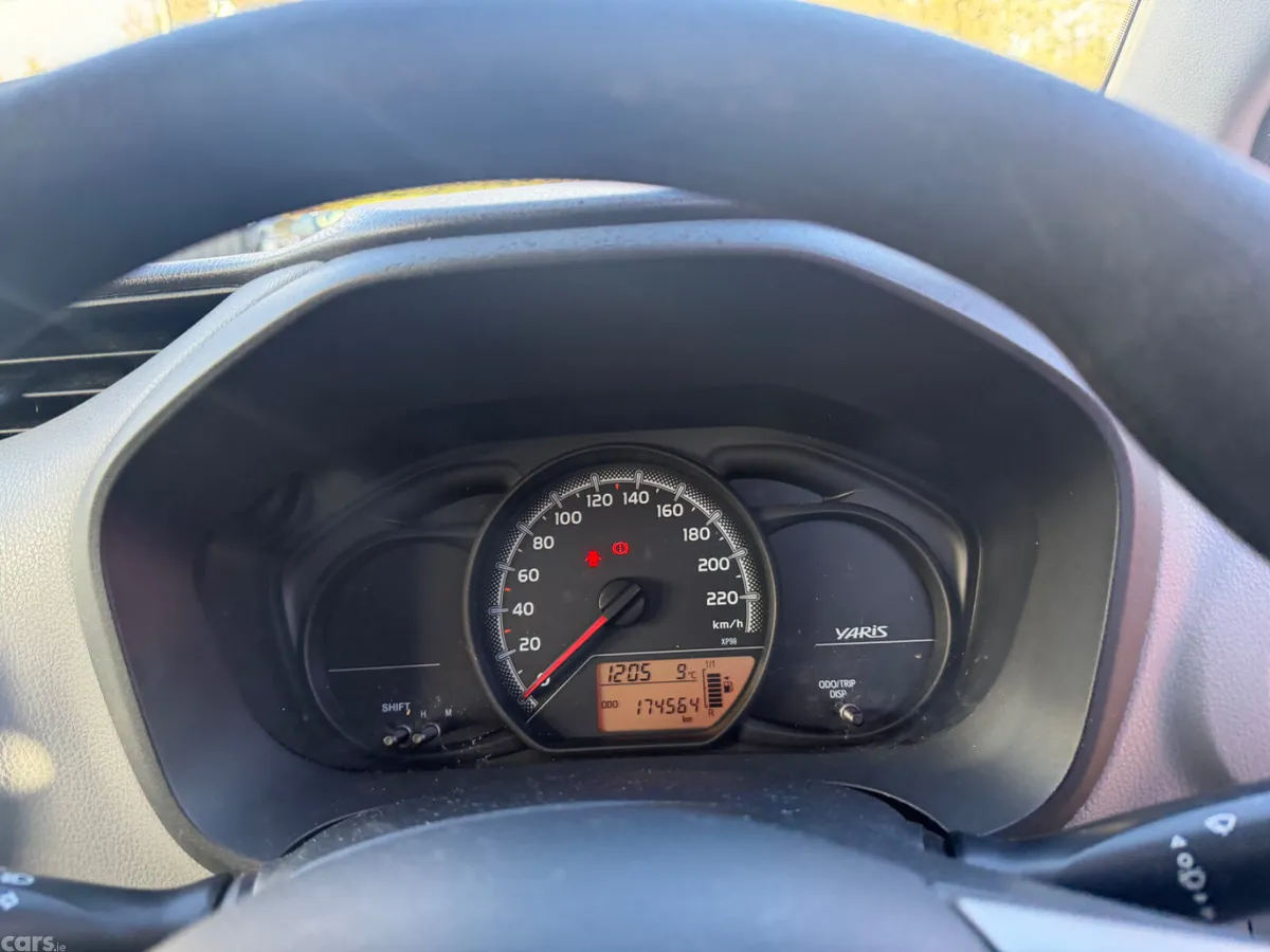 Toyota Yaris Hatchback, Petrol, 2015, Beige