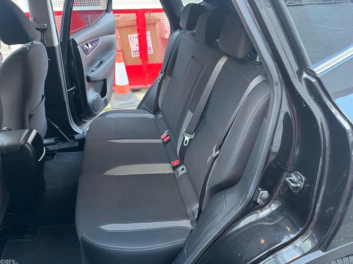 Nissan Qashqai MPV, Petrol, 2020, Black
