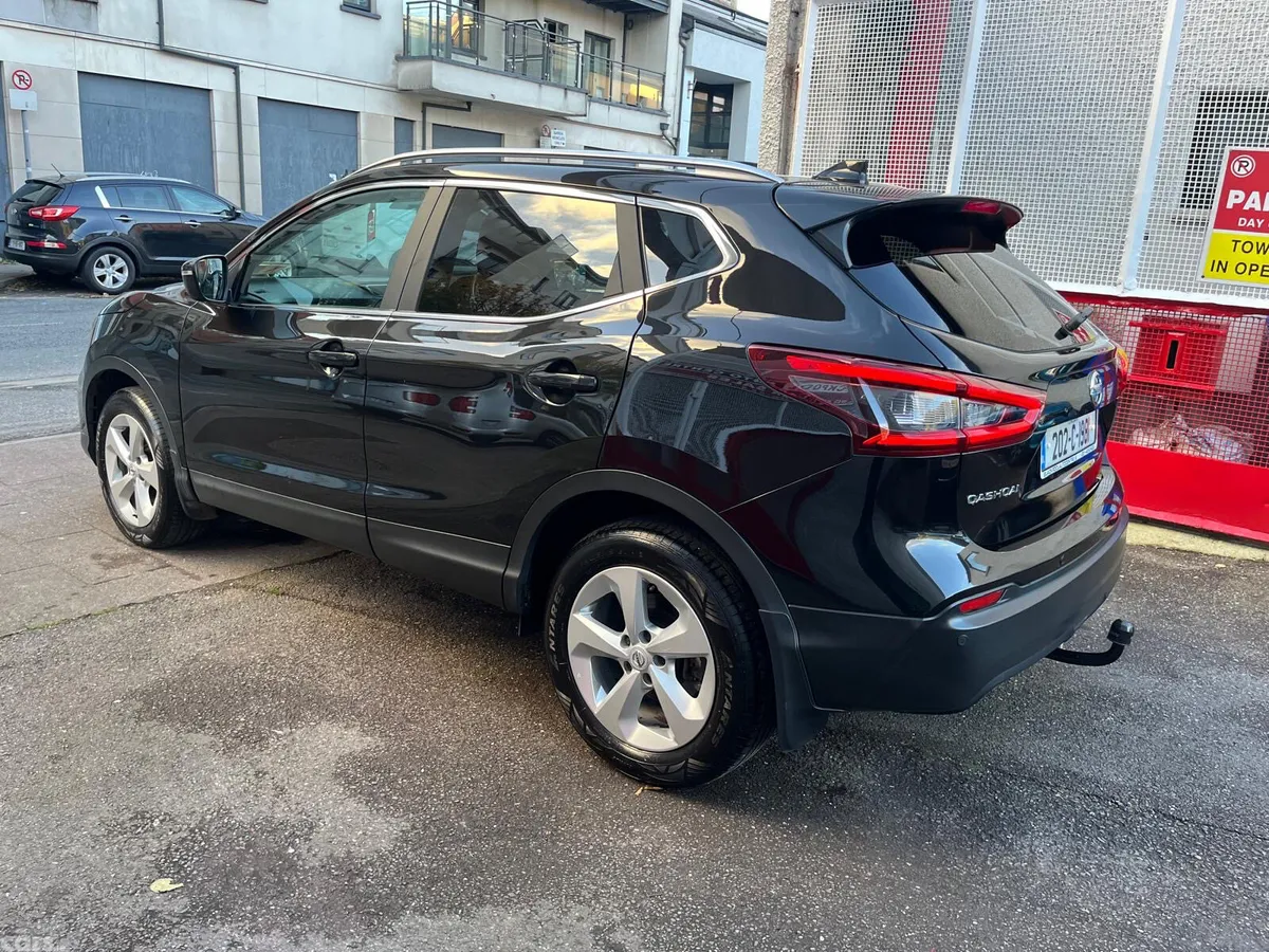 Nissan Qashqai MPV, Petrol, 2020, Black