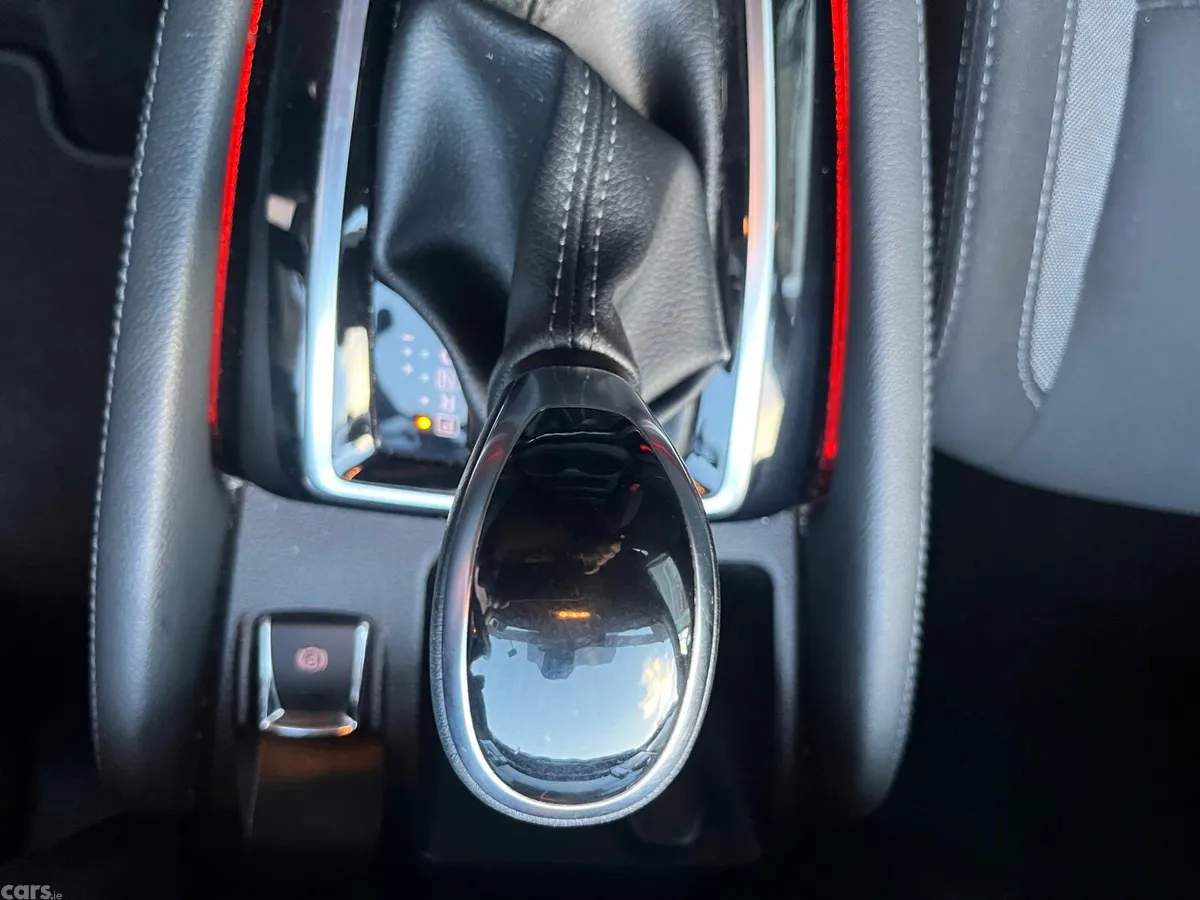 Nissan Qashqai MPV, Petrol, 2020, Black