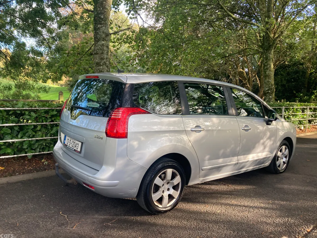 Peugeot 5008 MPV, Diesel, 2012, Grey