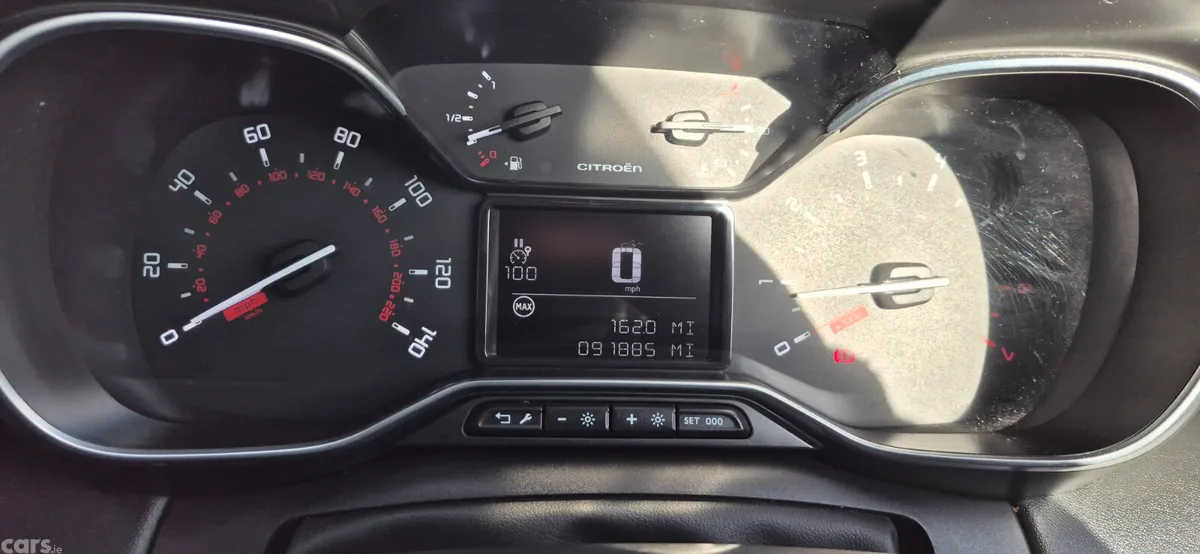 Citroen C3 Aircross Hatchback, Petrol, 2018, Silver