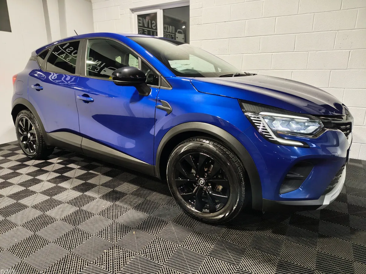 Renault Captur Hatchback, Petrol, 2022, Blue
