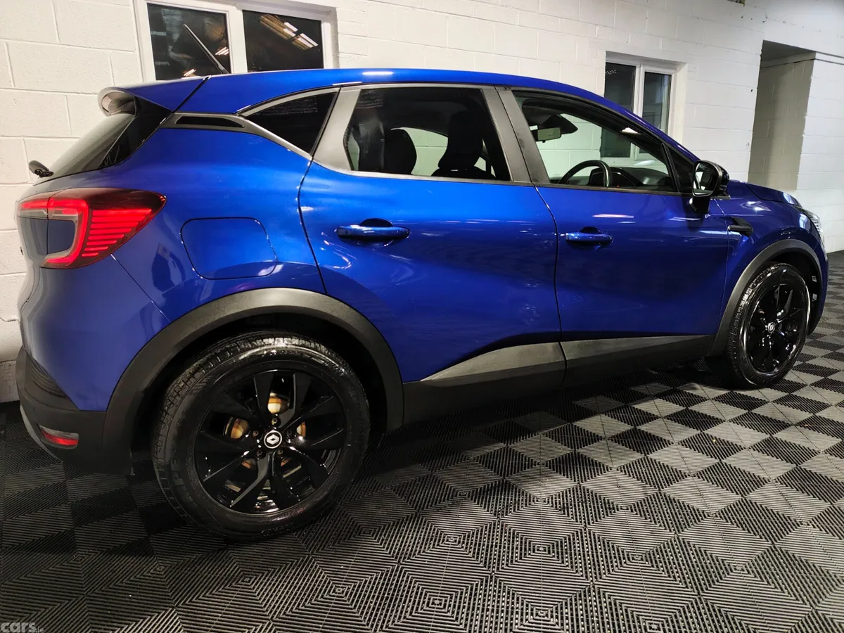Renault Captur Hatchback, Petrol, 2022, Blue