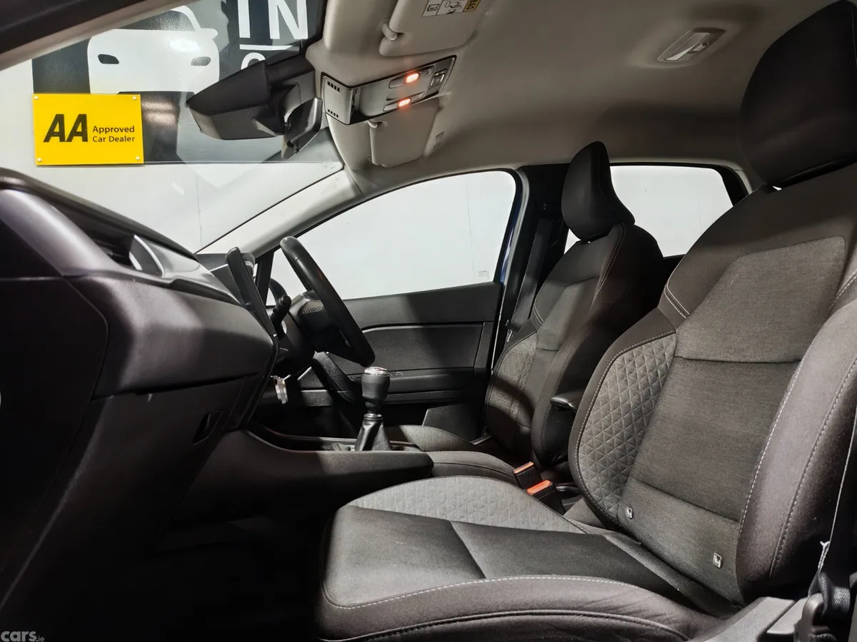 Renault Captur Hatchback, Petrol, 2022, Blue