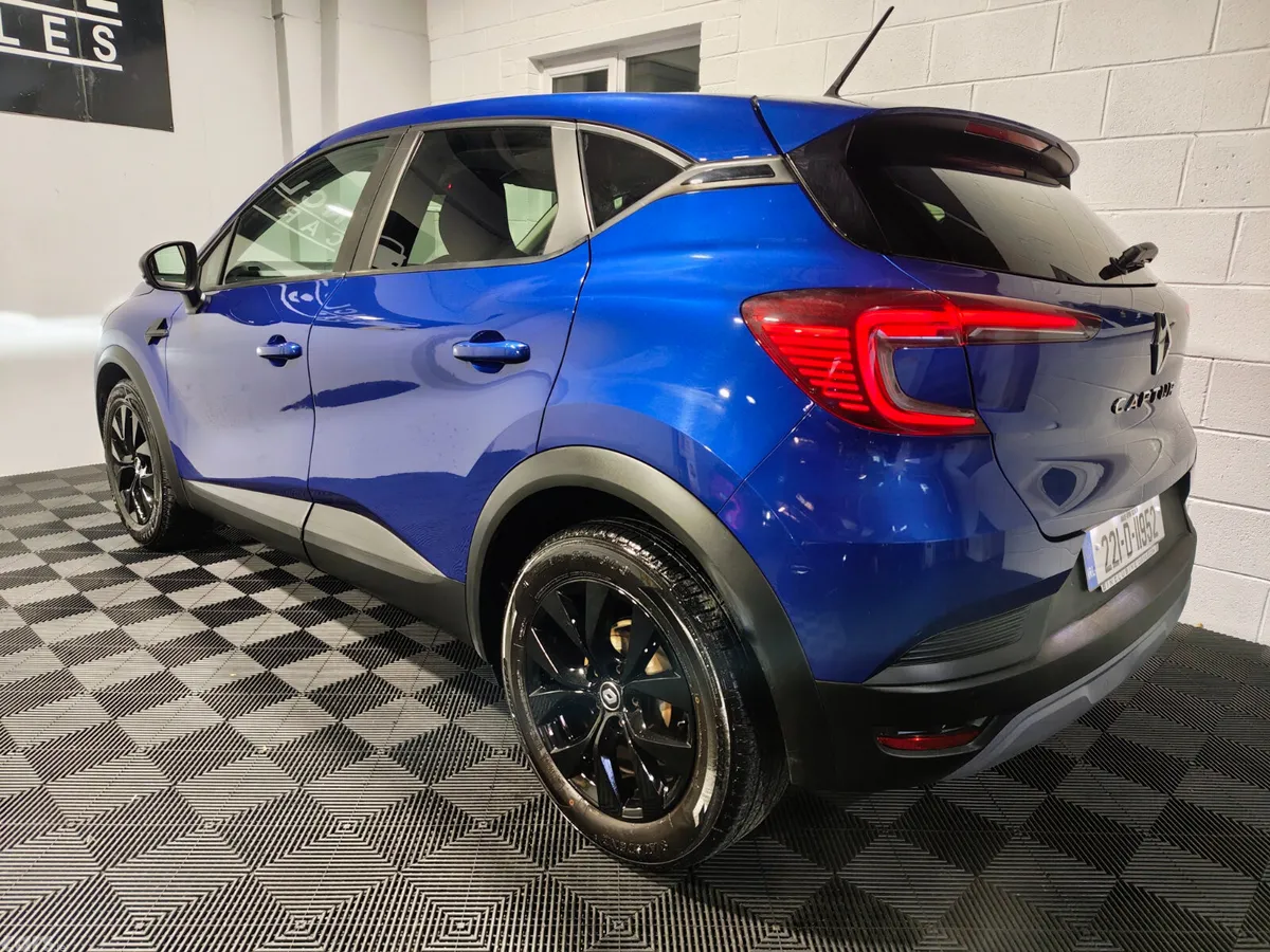 Renault Captur Hatchback, Petrol, 2022, Blue