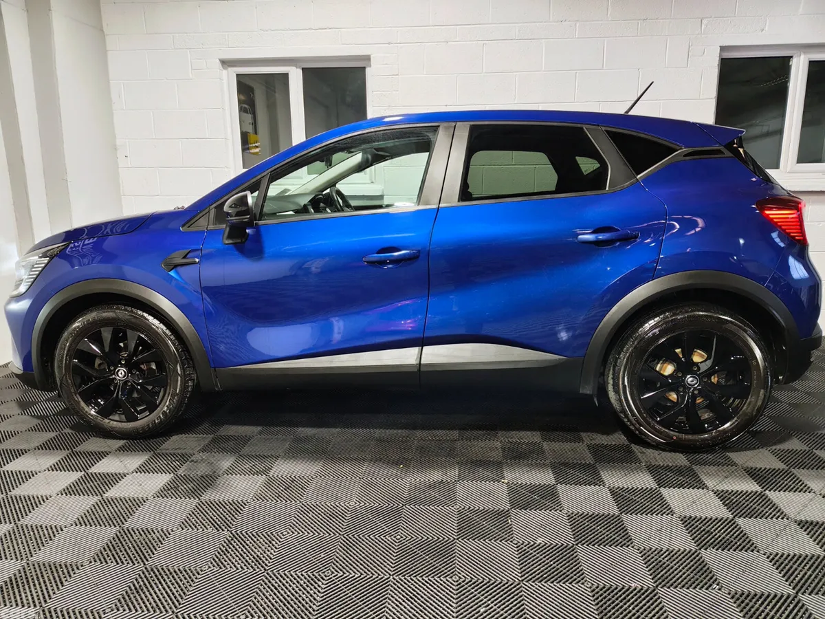 Renault Captur Hatchback, Petrol, 2022, Blue