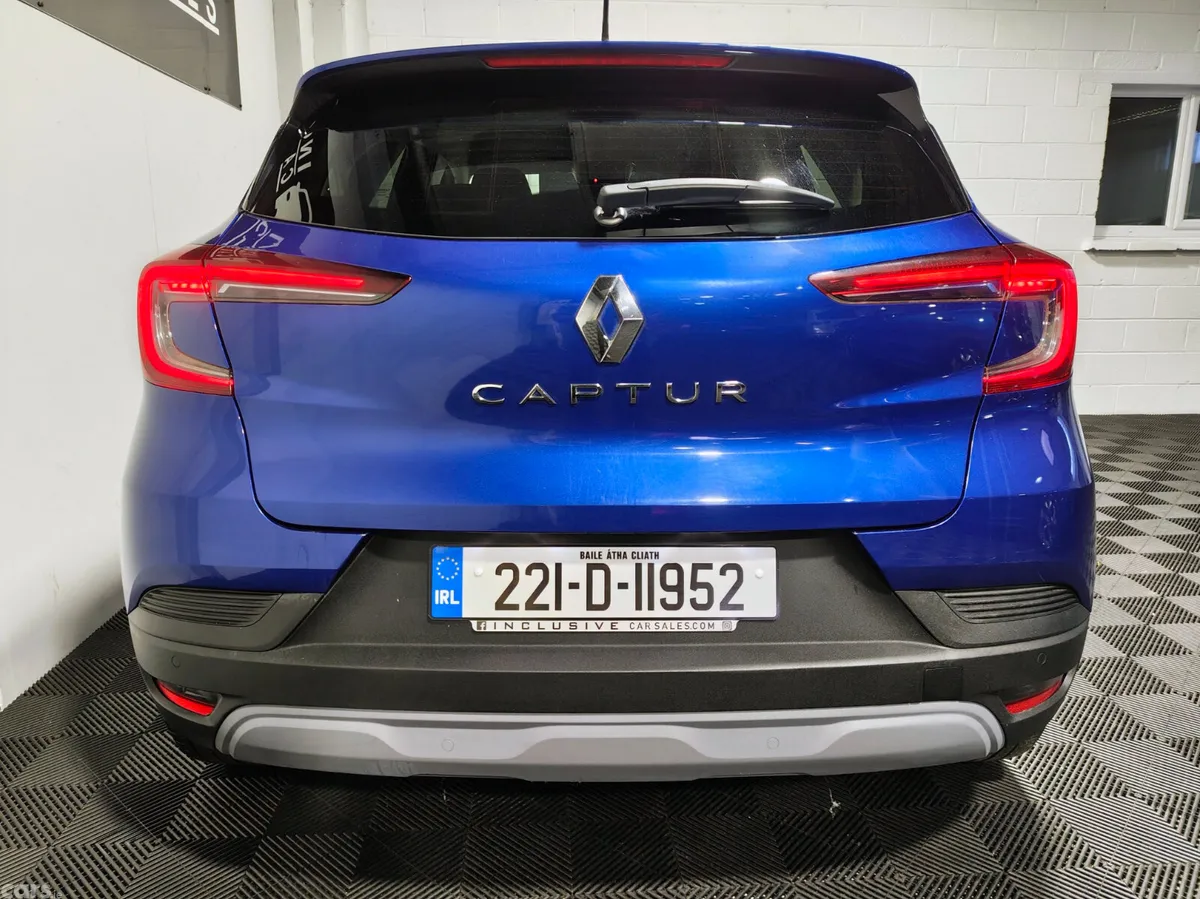 Renault Captur Hatchback, Petrol, 2022, Blue