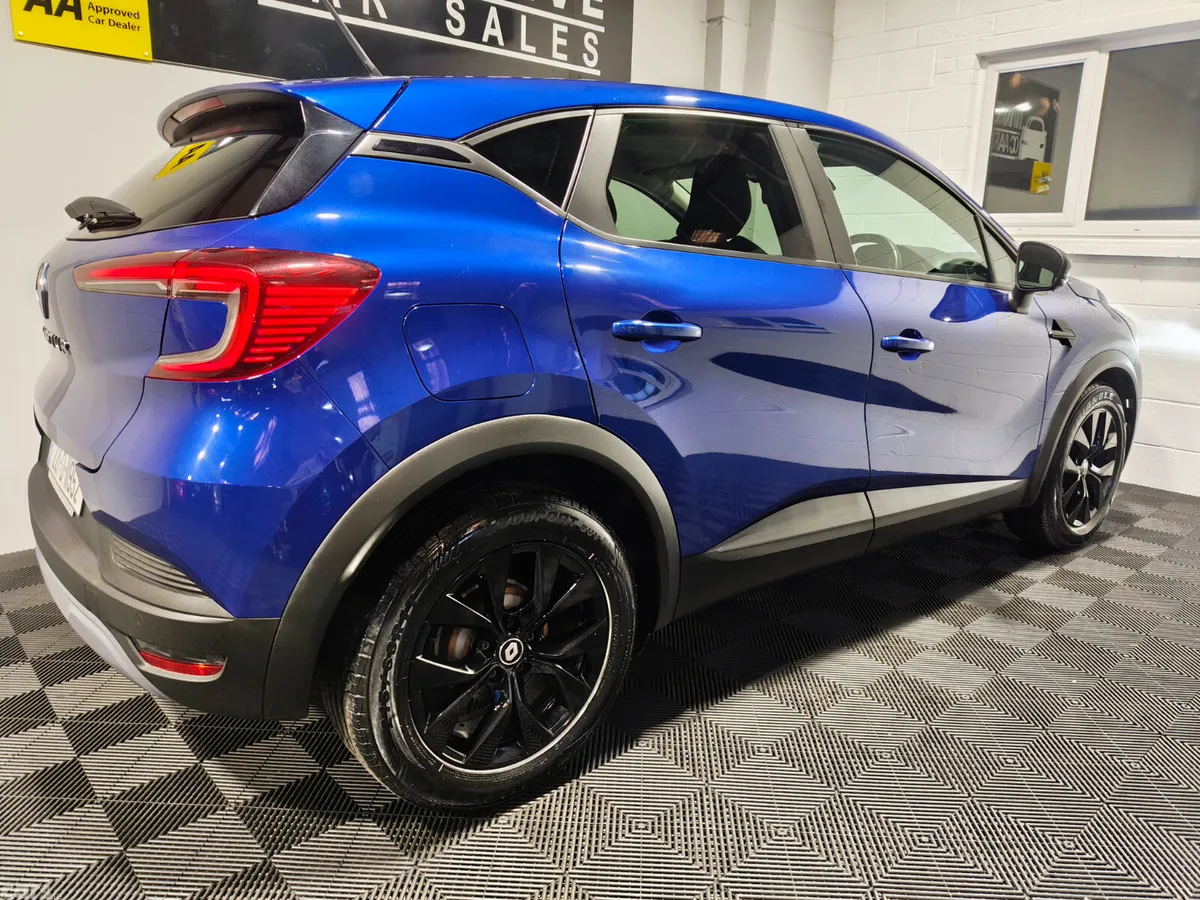 Renault Captur Hatchback, Petrol, 2022, Blue