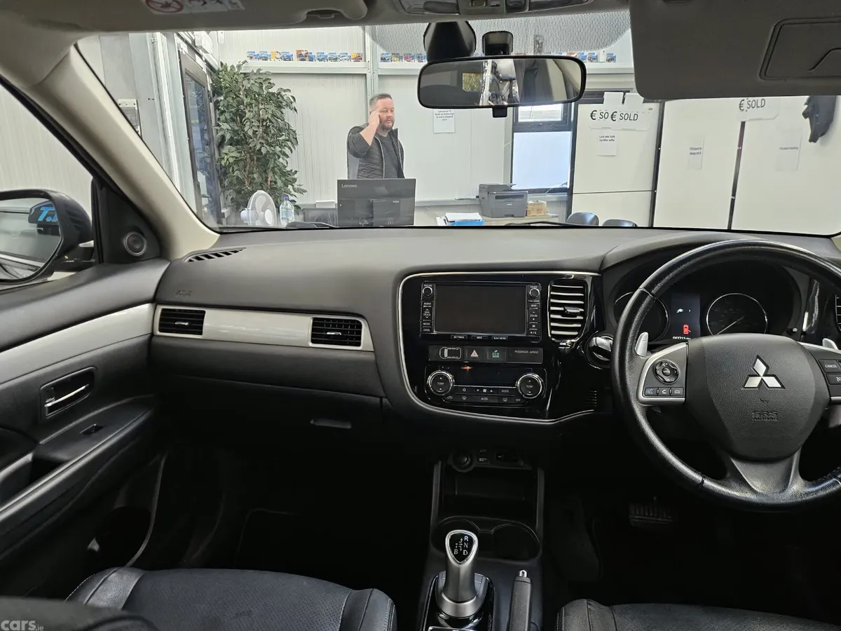 Mitsubishi Outlander SUV, Petrol Hybrid, 2015, Black