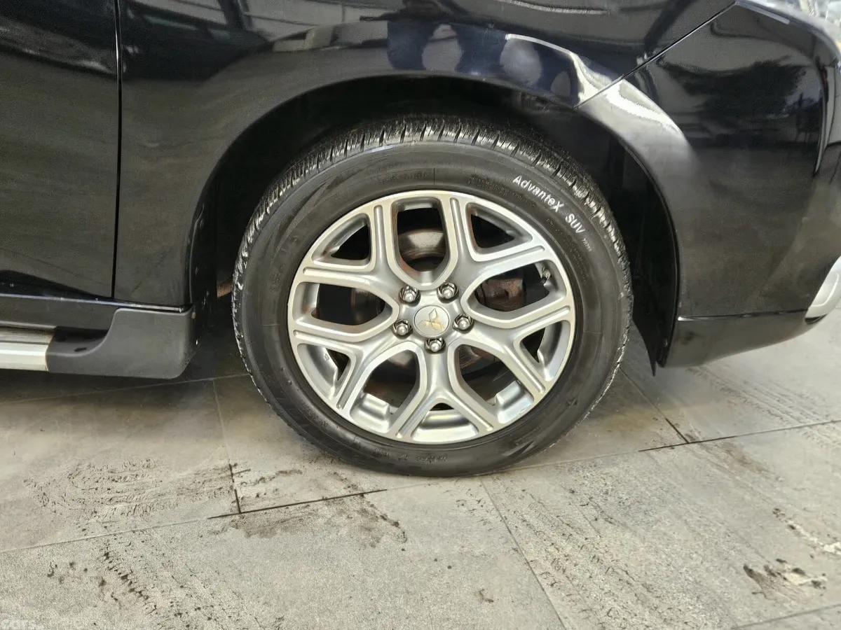 Mitsubishi Outlander SUV, Petrol Hybrid, 2015, Black
