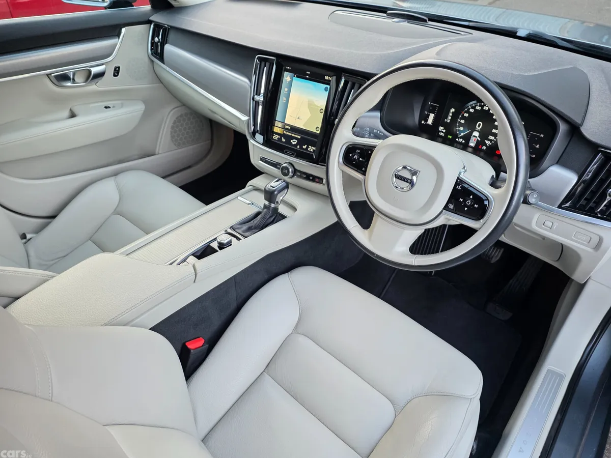 Volvo V90 Estate, Diesel, 2017, Grey