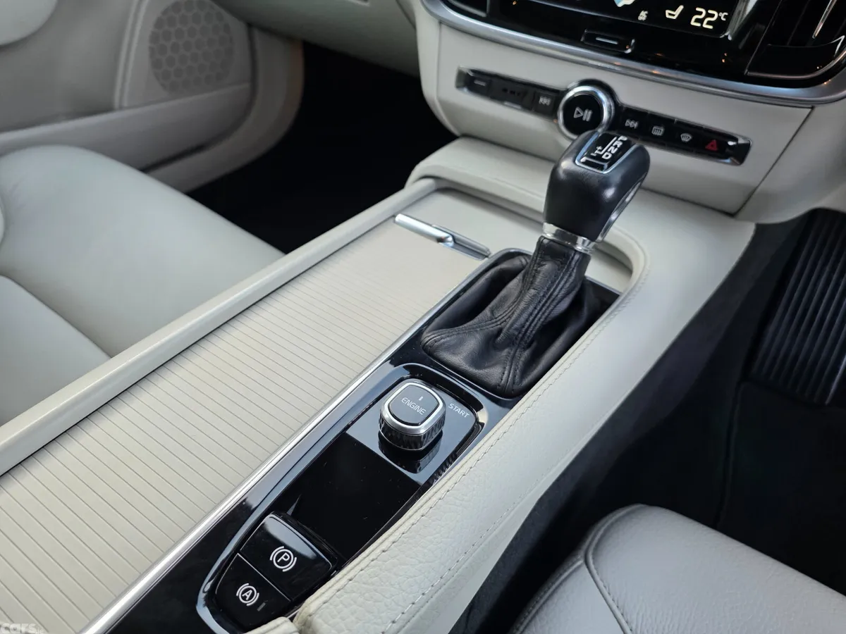 Volvo V90 Estate, Diesel, 2017, Grey